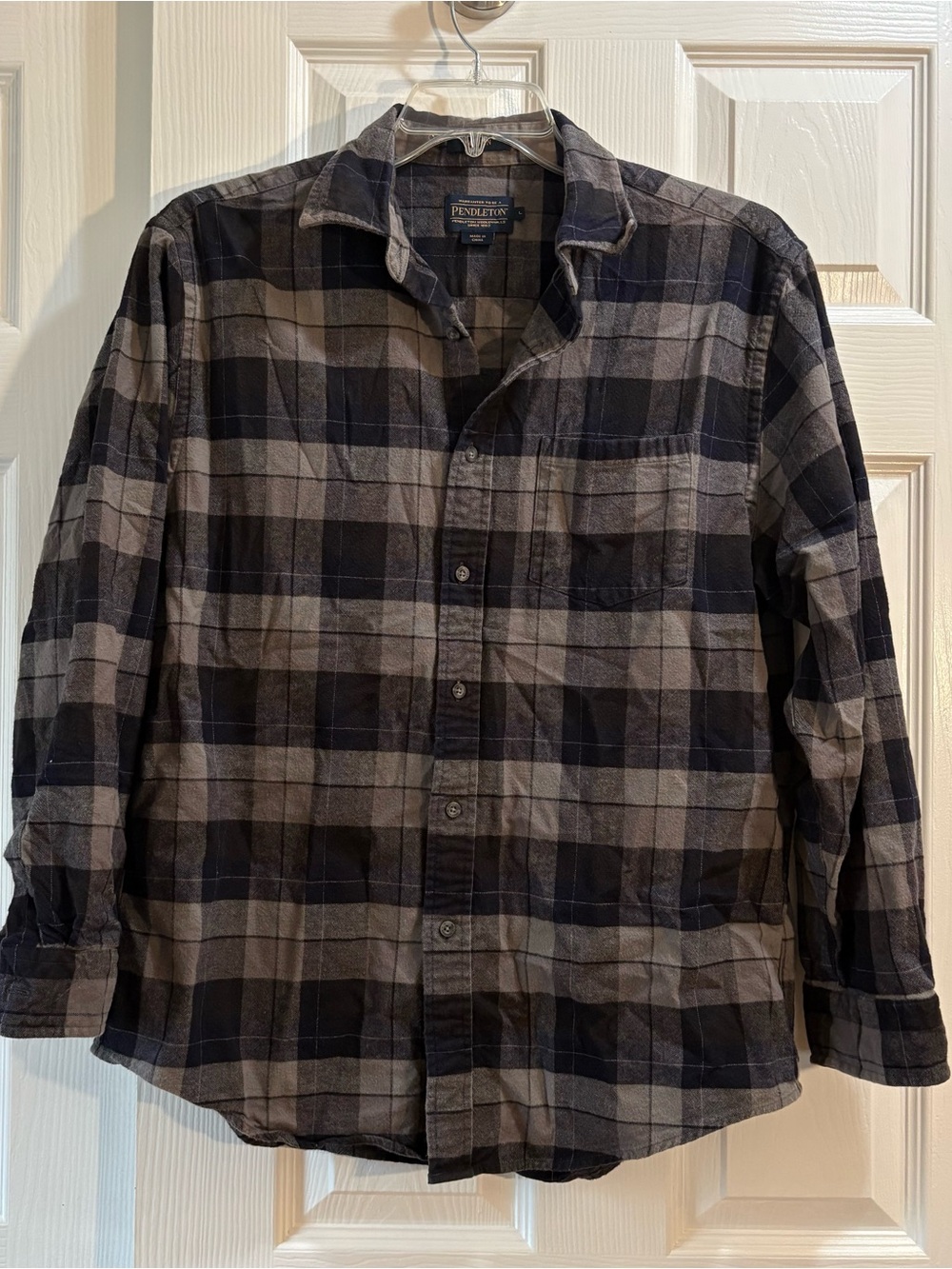Pendleton Men's Black & Gray Plaid Button-Down Shirt